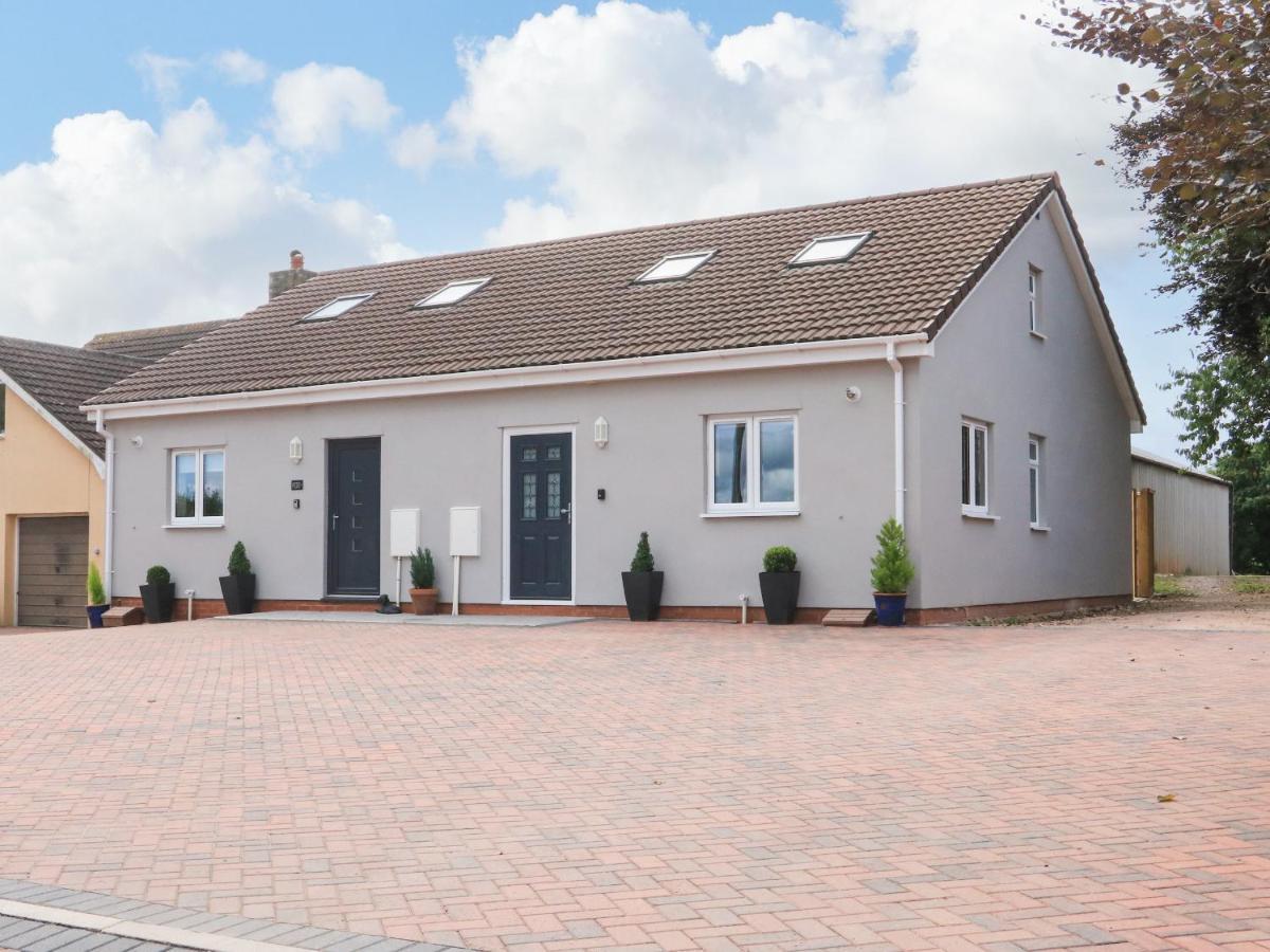 Sawtons Cottage 2 Dawlish Exterior photo